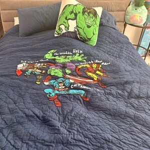 Potter Barn Kids Super hero quilt. With Hulk decorative pillow.